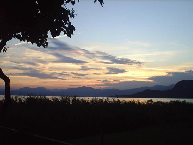 2005 - 044.jpg - Sonnenuntergang am Gardasee